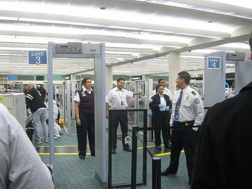 airport security - (CC) GodzillaRockit / Ionan Lumis - http://www.flickr.com/photos/ionan/2256551221/
